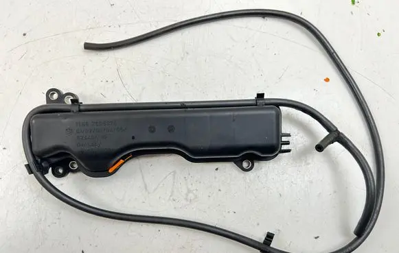 BMW M5 Vacuum air tank 7605374