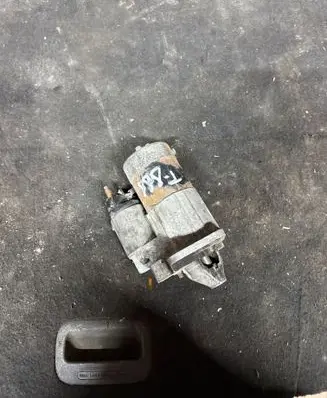 Renault Laguna III Starter motor M000T87881