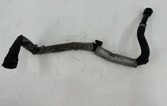 Volkswagen Touareg II Engine coolant pipe/hose 7P6122109