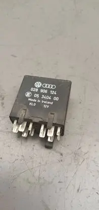 Volkswagen Golf III Other relay 028906124 05340400 144