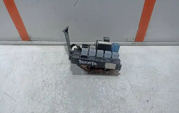 Porsche Boxster 986 Relay mounting block
