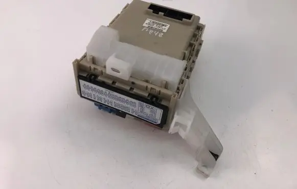 Toyota Verso-S Fuse box set 827300F320
