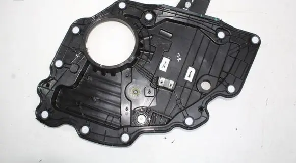 Ford Mustang Mach-E Rear window lifting mechanism without motor 