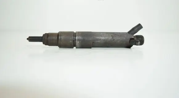 Audi A4 S4 B5 8D Fuel injector 028130201T