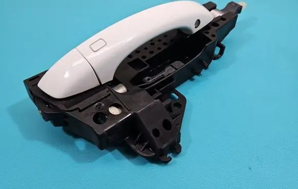 Rear door exterior handle