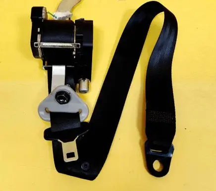 Nissan Micra Front seatbelt 33048955