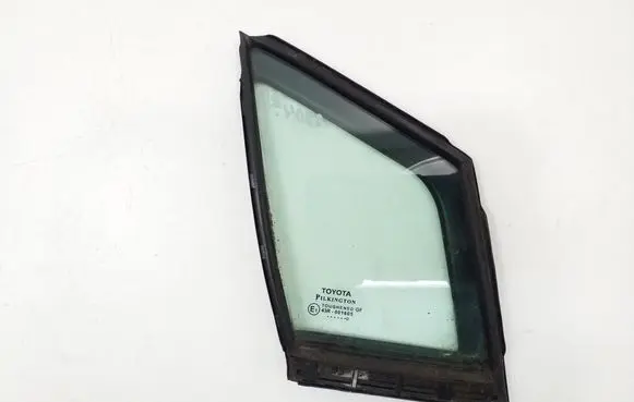 Toyota Avensis T270 Rear vent window glass 6812305100