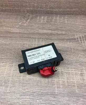 Audi A4 S4 B5 8D Alarm control unit/module 4B0951173