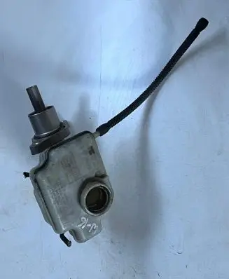 Brake fluid reservoir