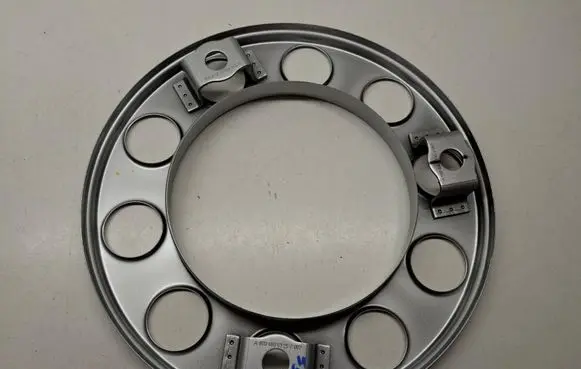 Mercedes-Benz Sprinter W906 R17 wheel hub/cap/trim 9304000125 A9304000125