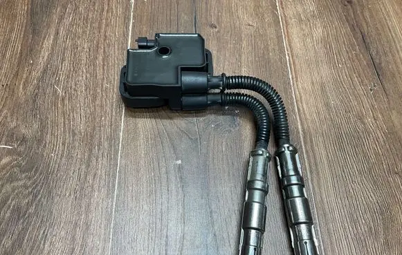 Mercedes-Benz SL R129 High voltage ignition coil A0001587303