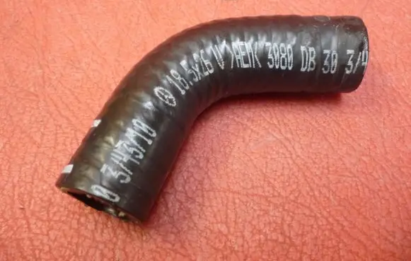 Mercedes-Benz C W204 Engine coolant pipe/hose