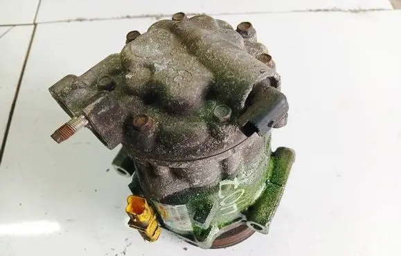 Peugeot 407 Air conditioning (A/C) compressor (pump) 9654764280