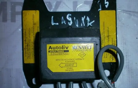 Renault Laguna I Airbag control unit/module 7700842190D 550288900