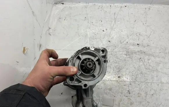 Mitsubishi Pajero Starter motor