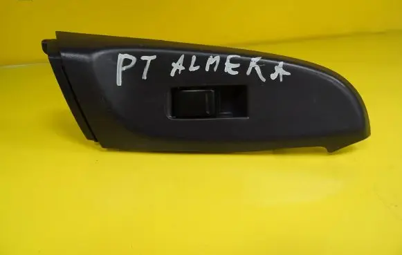 Nissan Almera N16 Electric window control switch 82960BM700RH
