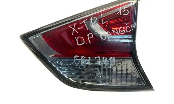 Nissan X-Trail T32 Tailgate rear/tail lights A049628 22617939 0205A