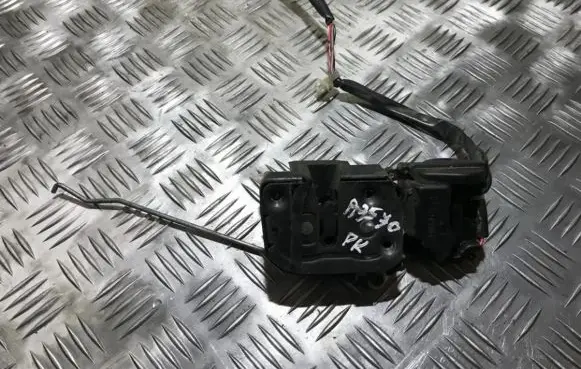 Mazda 323 F Front door lock
