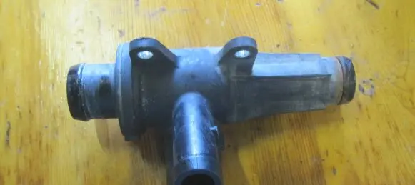 Thermostat/thermostat housing