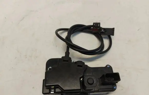 Tesla Model S Rear door lock 1042544-00-b