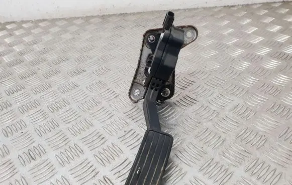 Subaru Legacy Accelerator throttle pedal 1988007120 36010AG140