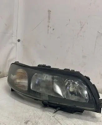 Volvo V70 Headlight/headlamp 8693548