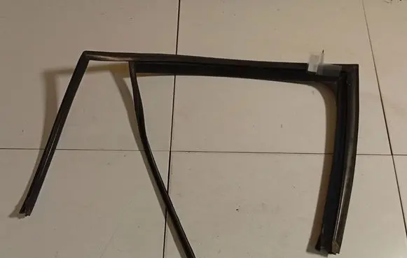 Citroen C4 Grand Picasso Rear door glass trim molding 9654065480