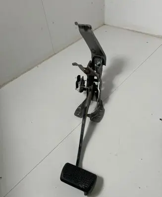 Toyota C-HR I Brake pedal 
