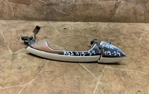 Mercedes-Benz GL X166 Front door exterior handle A2047600520