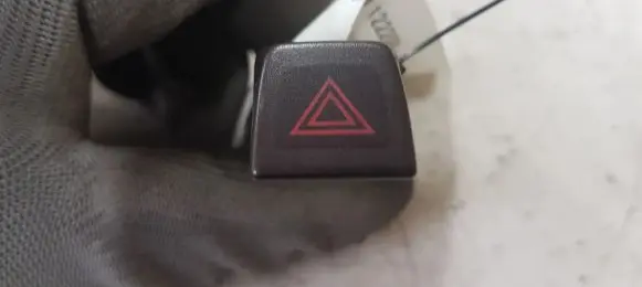 Volvo V50 Hazard light switch 30739296