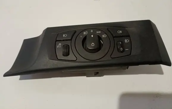BMW 5 E60 E61 Light switch 33290201 0040626736000 6925295