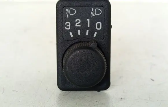 Nissan Primera Headlight level height control switch 37044A D33904