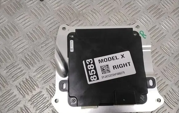 Tesla Model X Door control unit/module 105018300D