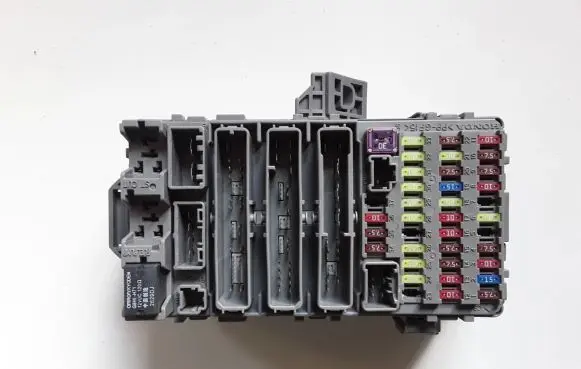 Honda CR-V Fuse module 52575LM