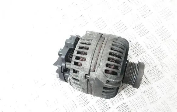 Volvo XC90 Generator/alternator 30667787 14V75140A 0124525060