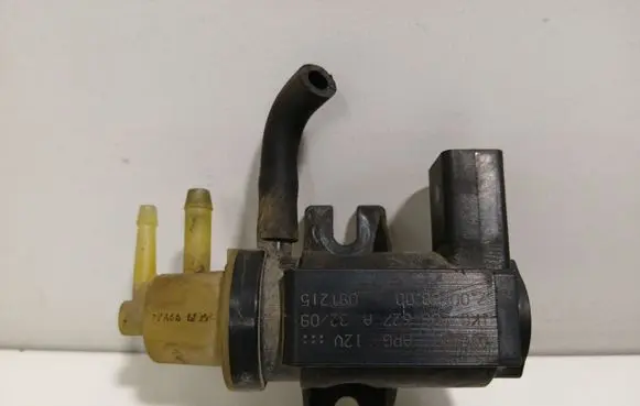 Audi A3 S3 8P Turbo solenoid valve 1K0906627A
