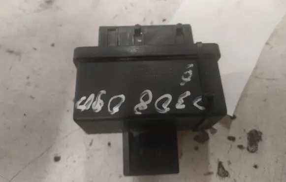 Peugeot 308 Fuel injection pump control unit/module 240107