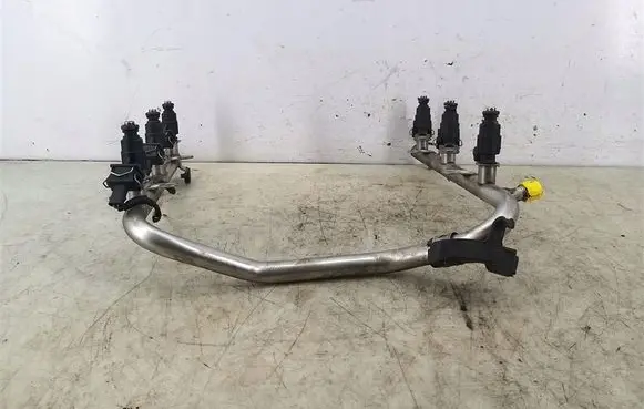 Mercedes-Benz E W210 Fuel main line pipe A1120700095