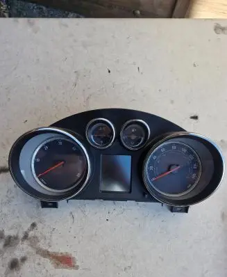 Opel Insignia A Speedometer (instrument cluster) 365903926