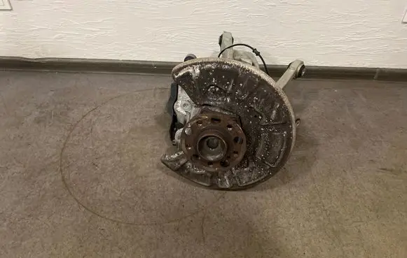 Mercedes-Benz GLC AMG Rear wheel hub spindle/knuckle A2053529900 A2053520001 A2059800