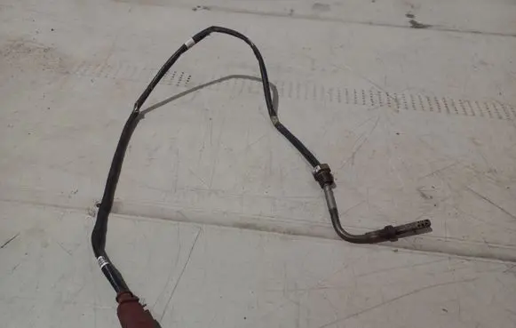 Volkswagen PASSAT B6 Exhaust gas temperature sensor 03L906088N
