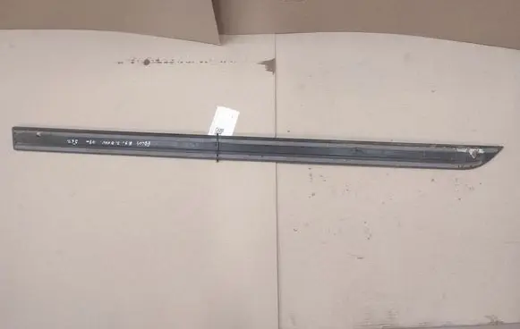 Ford Focus Front door trim (molding) 98ABB20939CDW