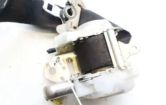 Lexus IS 220D-250-350 Front seatbelt 7m8750p 7m8750-p