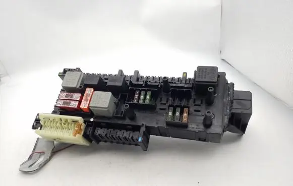 Mercedes-Benz C W204 Fuse module 01670658A
