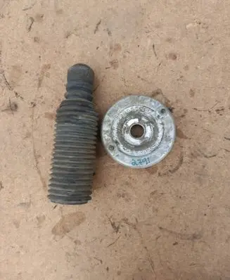 Volkswagen PASSAT B5 Coil spring mount 
