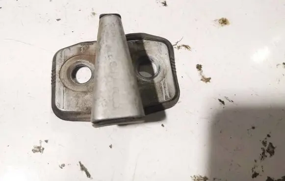 Audi A4 S4 B5 8D Front door lock loop/hook striker 