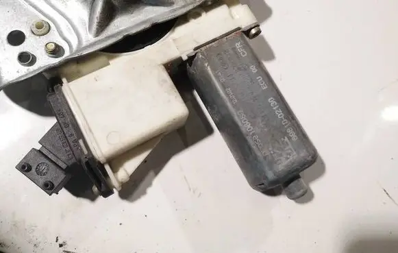 Toyota Corolla E120 E130 Front door window regulator motor 992046100 992046-100