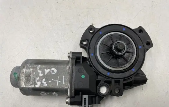 Hyundai ix35 Rear door window regulator motor C60564B