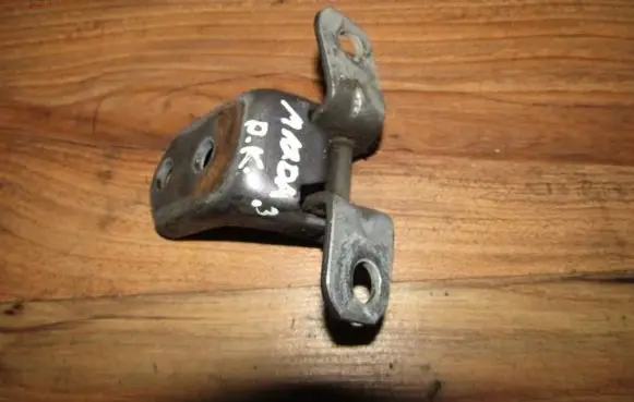 Mazda 3 I Front door upper hinge