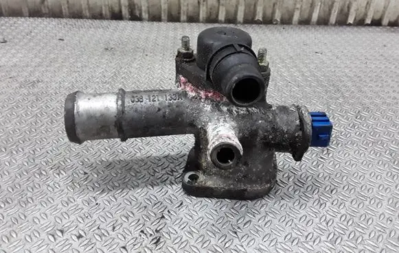 Audi A4 S4 B6 8E 8H Engine coolant pipe/hose 038121133A
